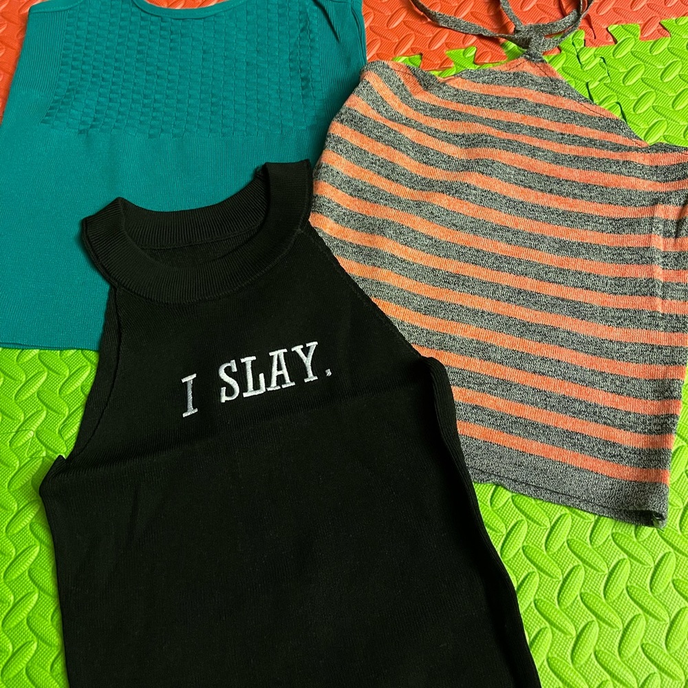 Bundle 3 sweater new with out tags size xs